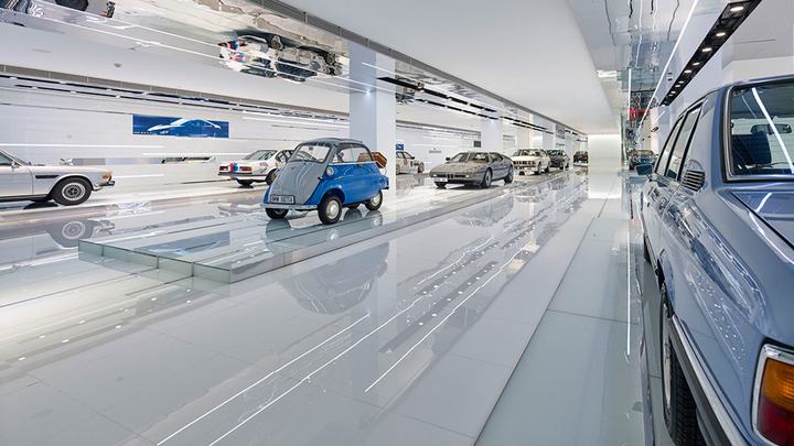 ����� ����������� BMW � ������ (�����).