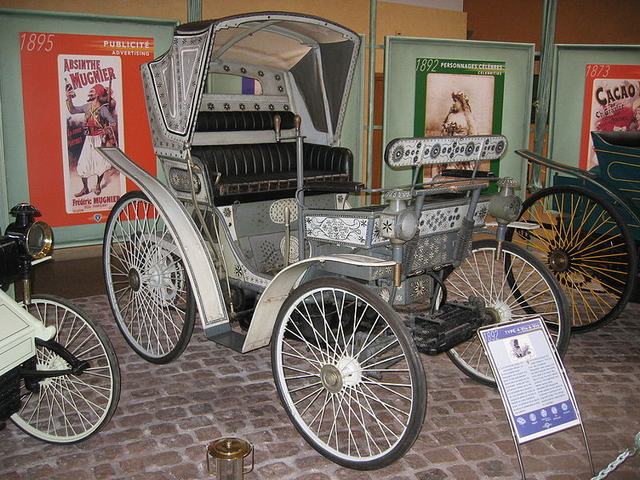 Музей Peugeot в Сошо (Франция) Музей Peugeot в Сошо (Франция)