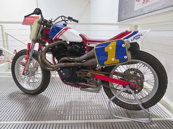 Honda Collection Hall � ����� �������� ����� � ������.RS750