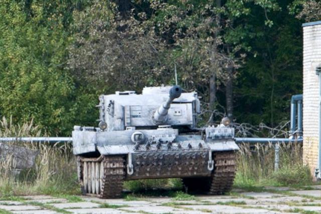 Немецкий тяжелый танк PzKpfw VI Tiger
