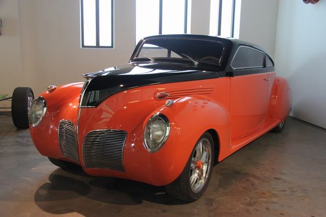 Автомобильный музей в Малаге (Испания). Lincoln-Zephyr 38 г