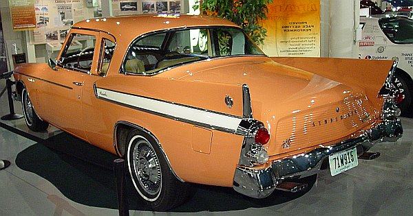 Национальный музей истории Studebaker в Саут-Бенде (США, Индиана).Studebaker Hawk 1961 г Национальный музей истории Studebaker в Саут-Бенде (США, Индиана).Studebaker Hawk 1961 г